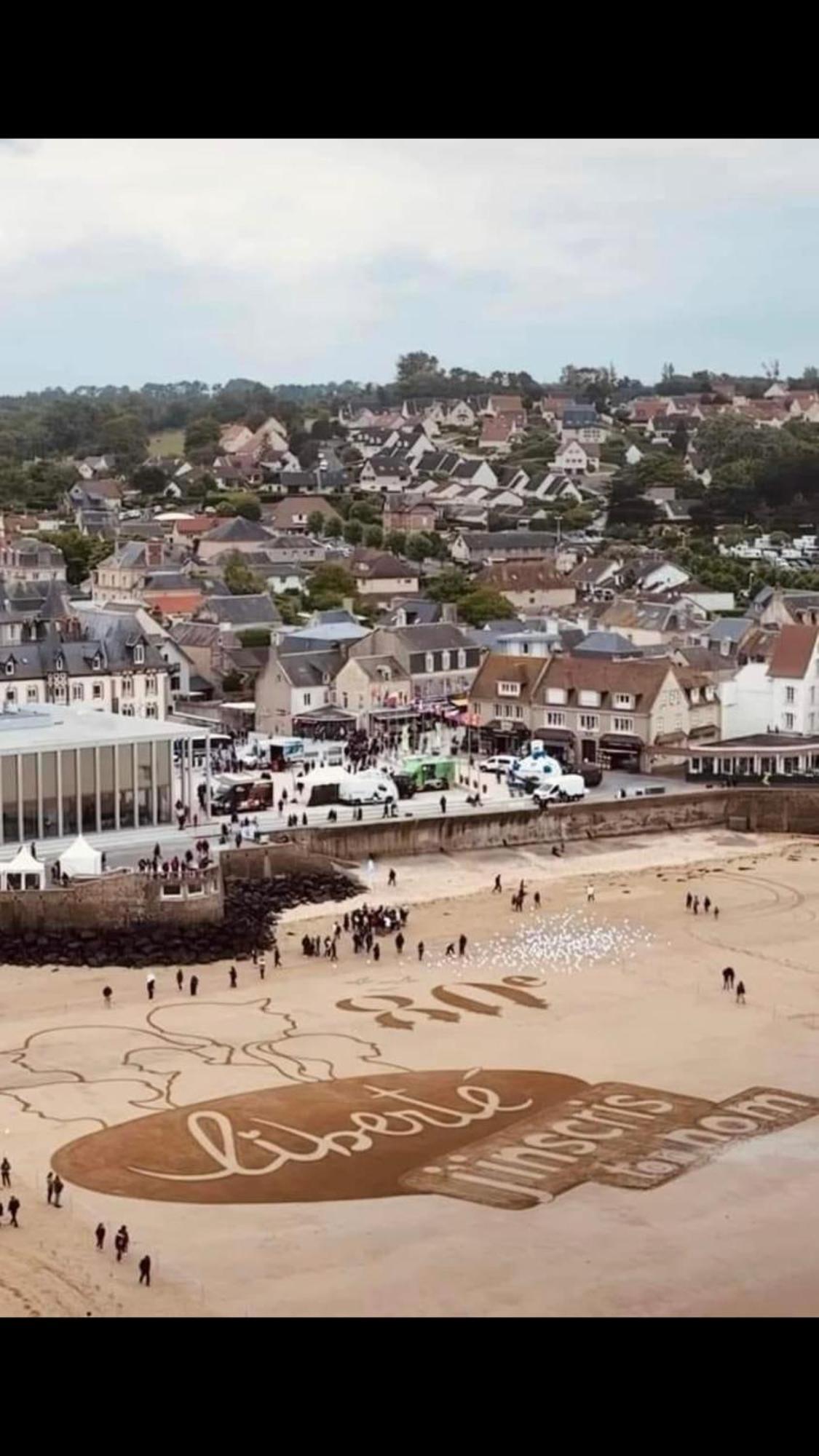 Vue Mer A Arromanches Экстерьер фото